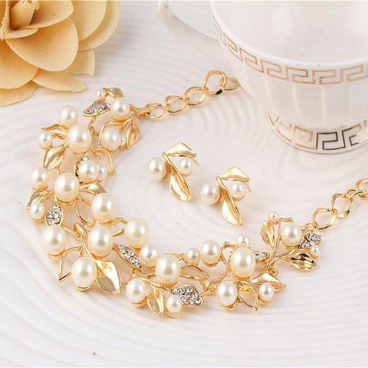 HOME BOX-Unique Gold Plated & Pearls Western Necklace